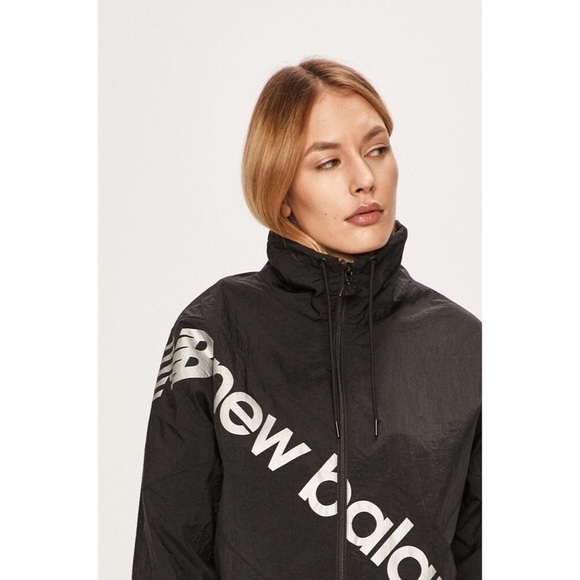 New Balance Black Oversized Lightweight Nylon Jacket - Picture 2 of 11